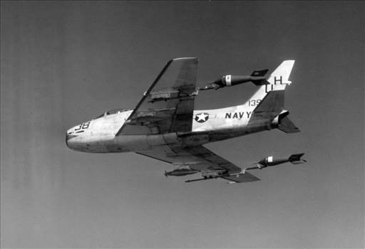 FJ-4_VU-7_with_towed_aerial_targets_1960.jpg - 
