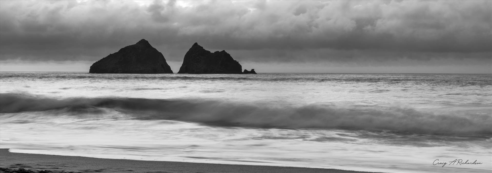 Gull Rock. This is an image of Gull Rock, which is situated at Holywell Bay in Cornwall UK. by Craig A Richardson Photography