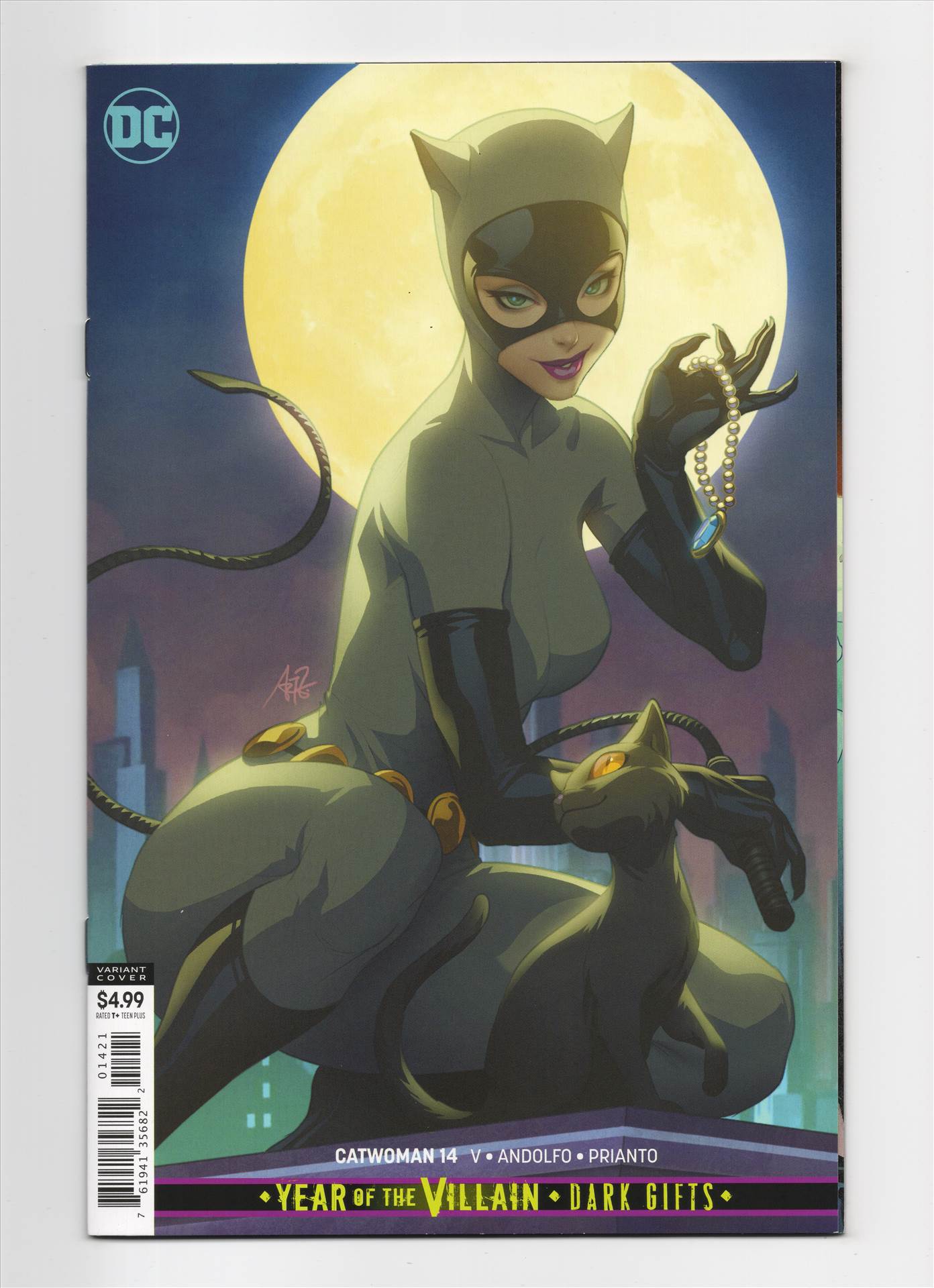 Catwoman__021.jpg  by comdude22
