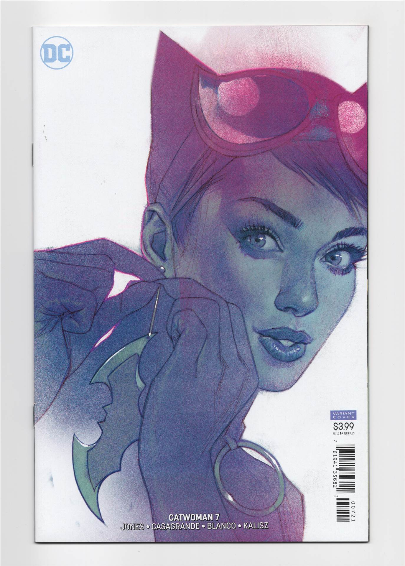 Catwoman__011.jpg  by comdude22
