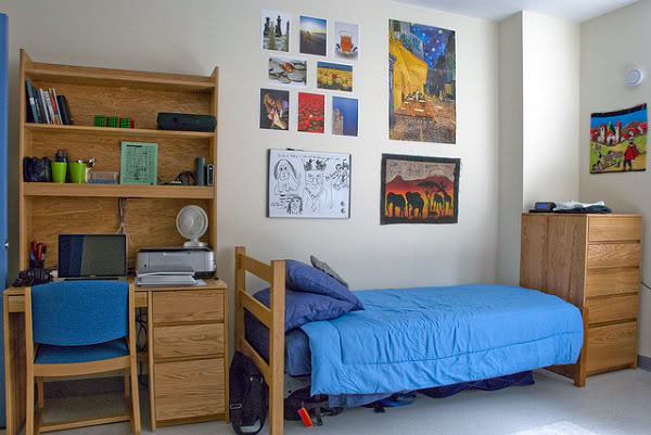 Organized-Dorm-Room.jpg  by Charbonne