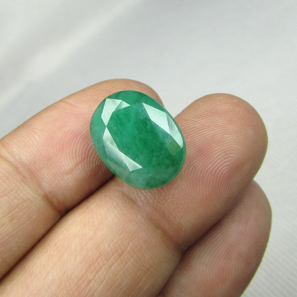 IMG_8346_9-61Cts_Emerald.jpg  by shreekrishnagems