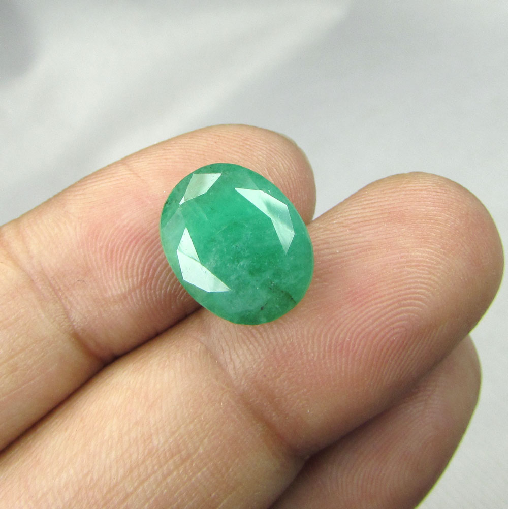 IMG_8385_6-99Cts_Emerald.jpg  by shreekrishnagems