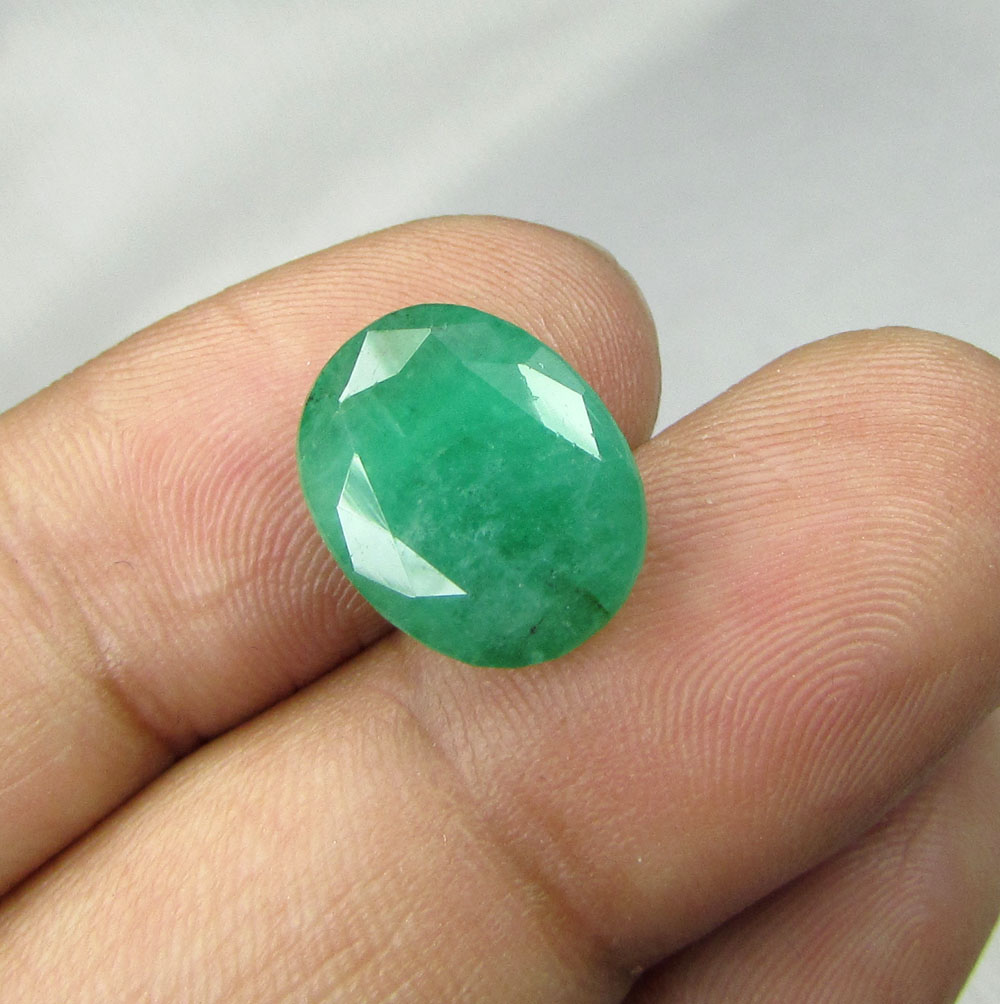 IMG_8390_6-99Cts_Emerald.jpg  by shreekrishnagems