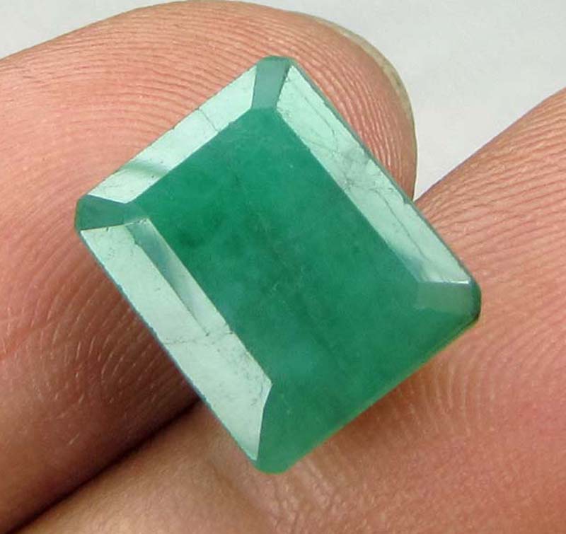 IMG_2714_5-63Cts_Emerald_th.jpg  by shreekrishnagems