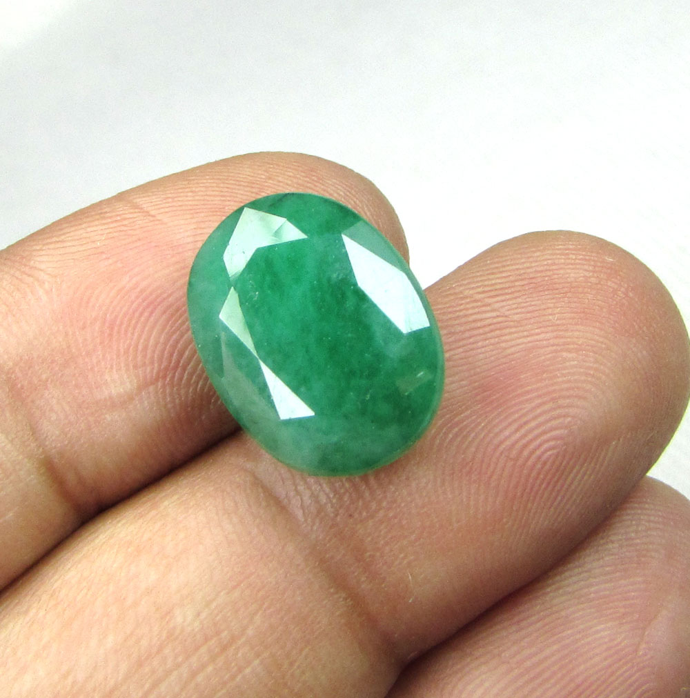 IMG_8342_9-61Cts_Emerald.jpg  by shreekrishnagems