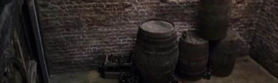 alley before entering leaky cauldron.jpg - 