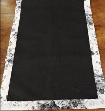 Handmade runner in black fabric with patterned edge

70% cotton 30% polyester

Cm. 50 × 120

https://lab-elle.it/product/prodotto-24/