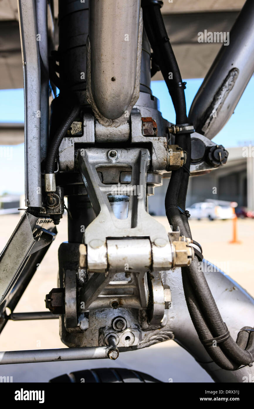 the-main-undercarriage-strut-showing-the-hydrolics-and-joints-of-a-DRX31J.jpg  by neil5208