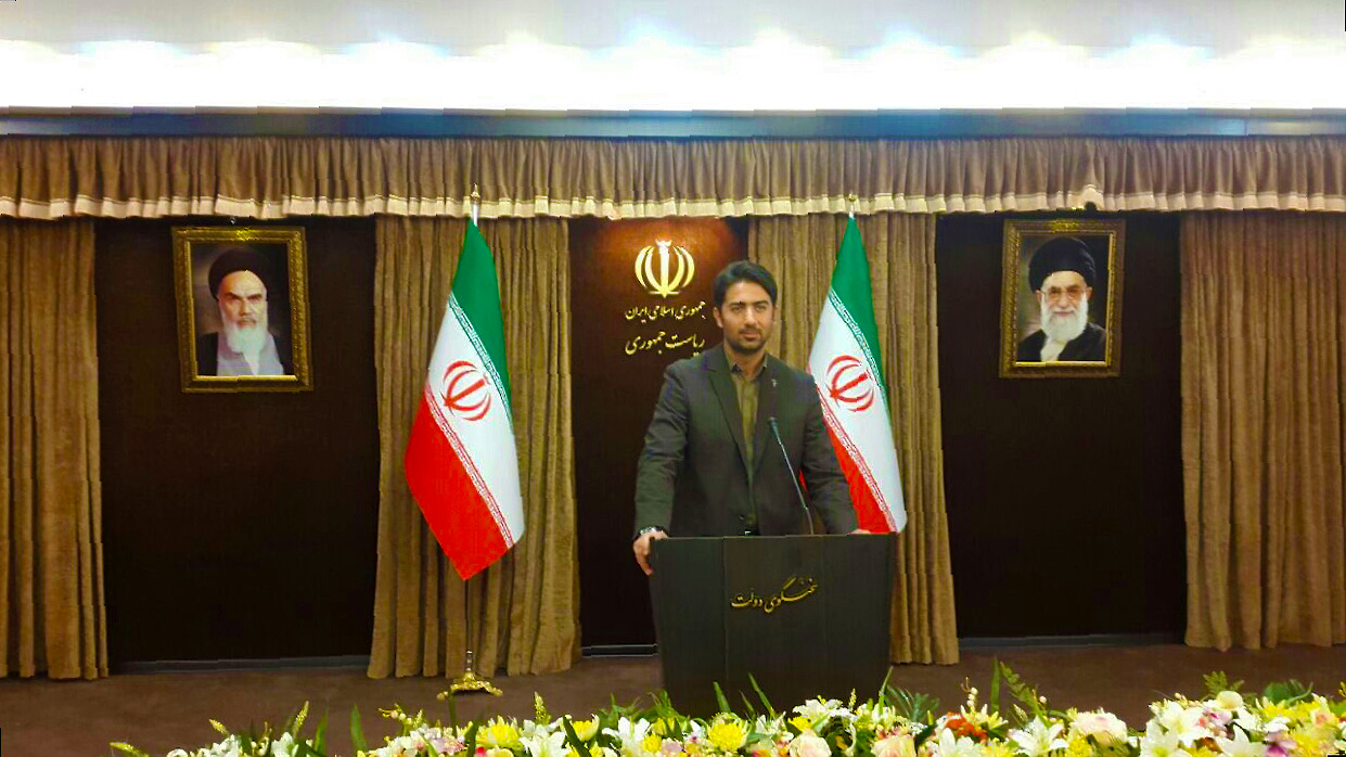 حامد توحیدی امین خبرنگار ورزشی هم بود .jpg حامد توحیدی امین خبرنگار ورزشی هم بود__ تاج _ رئیس فدراسیون فوتبال ایران  by Hamed