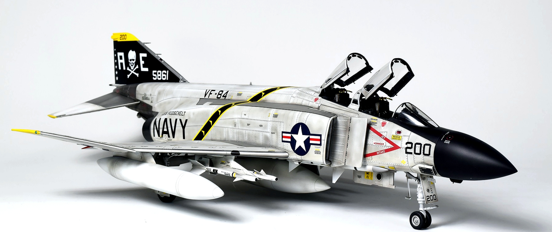 Tamiya 1/32 F-4J Phantom Jolly Rogers - Ready for Inspection - Aircraft -  Britmodeller.com