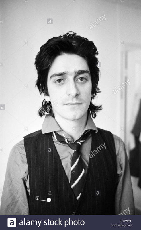 gary-holton-actor-and-singer-pictured-at-the-flat-he-shared-with-friend-ENTWMF_zpszk6dscrz.jpg  by Arthur Pringle