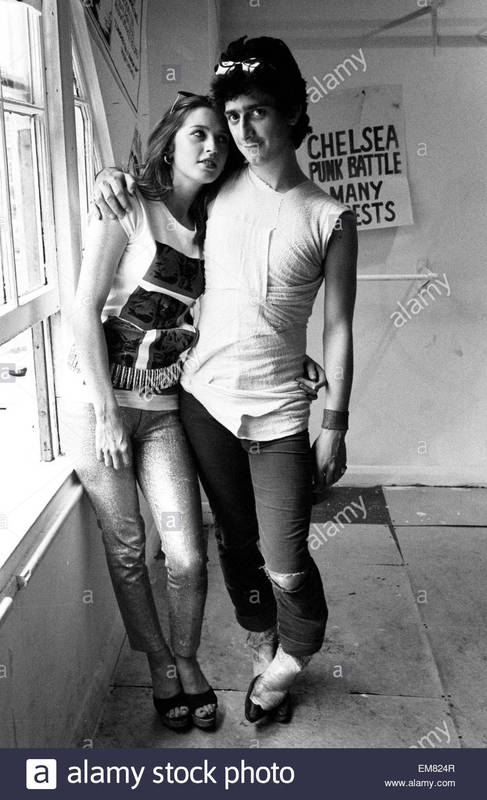 punk-couple-tracey-boyle-and-gary-holton-3rd-august-1977-EM824R_zpswomueiuw.jpg  by Arthur Pringle