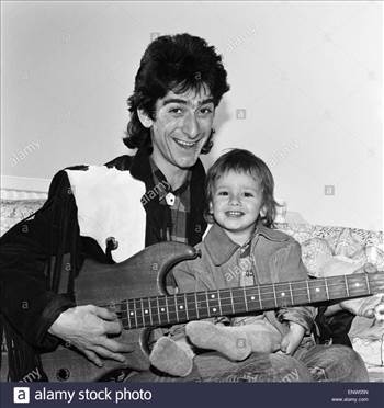 gary-holton-actor-and-son-red-pictured-together-at-home-in-london-ENW05N_zpsbm0xtsfp.jpg - 