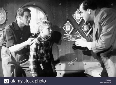 1955-film-title-desperate-hours-studio-barrymore-theatre-pictured-F6HR89.jpg by Arthur Pringle
