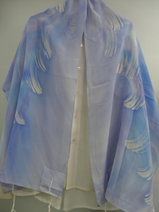 Bat mitzvah Tallit.jpg We at galileesilks have specialized in Bat mitzvah Tallits that will surely make your coming of age daughter stand apart on her special day. For more details, visit: https://www.galileesilks.com/collections/bat-mitzvah-tallit by amramrafi