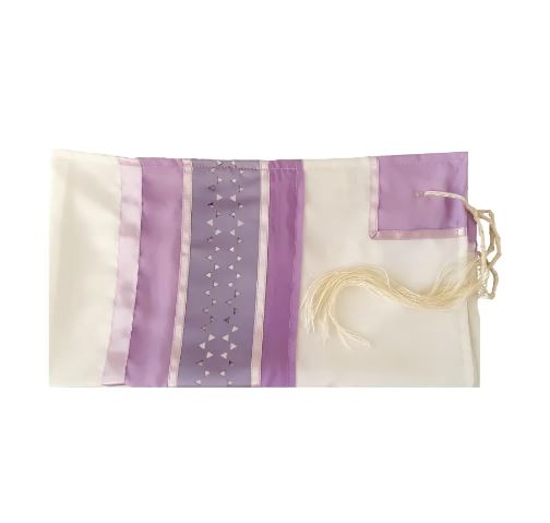 tallit bat mitzvah Get a unique and distinguished silk-designed tallit bat mitzvah, handmade for women and girls by the famous experts at Galilee Silks Studio. for more visit: https://www.galileesilks.com/collections/bat-mitzvah-tallit by amramrafi