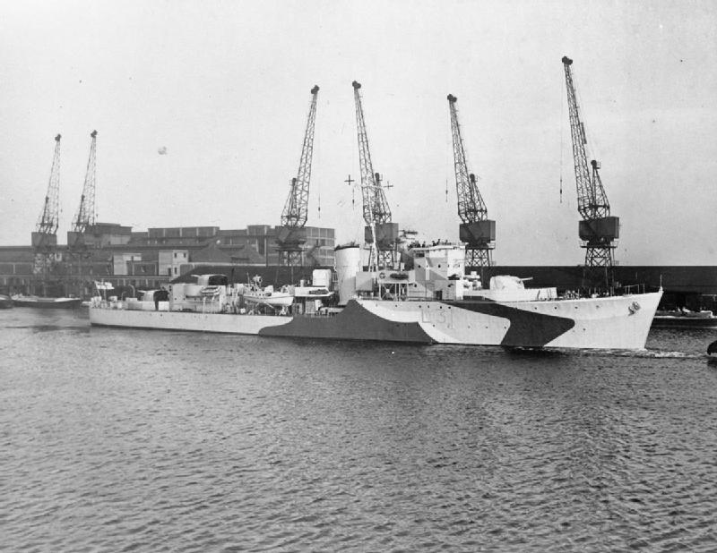 HMS_Chiddingfold_1941_IWM_FL_8070.jpg  by jamieduff1981