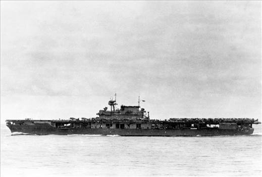 USS_Yorktown_(CV-5)_underway_at_Midway_1942.jpg by jamieduff1981