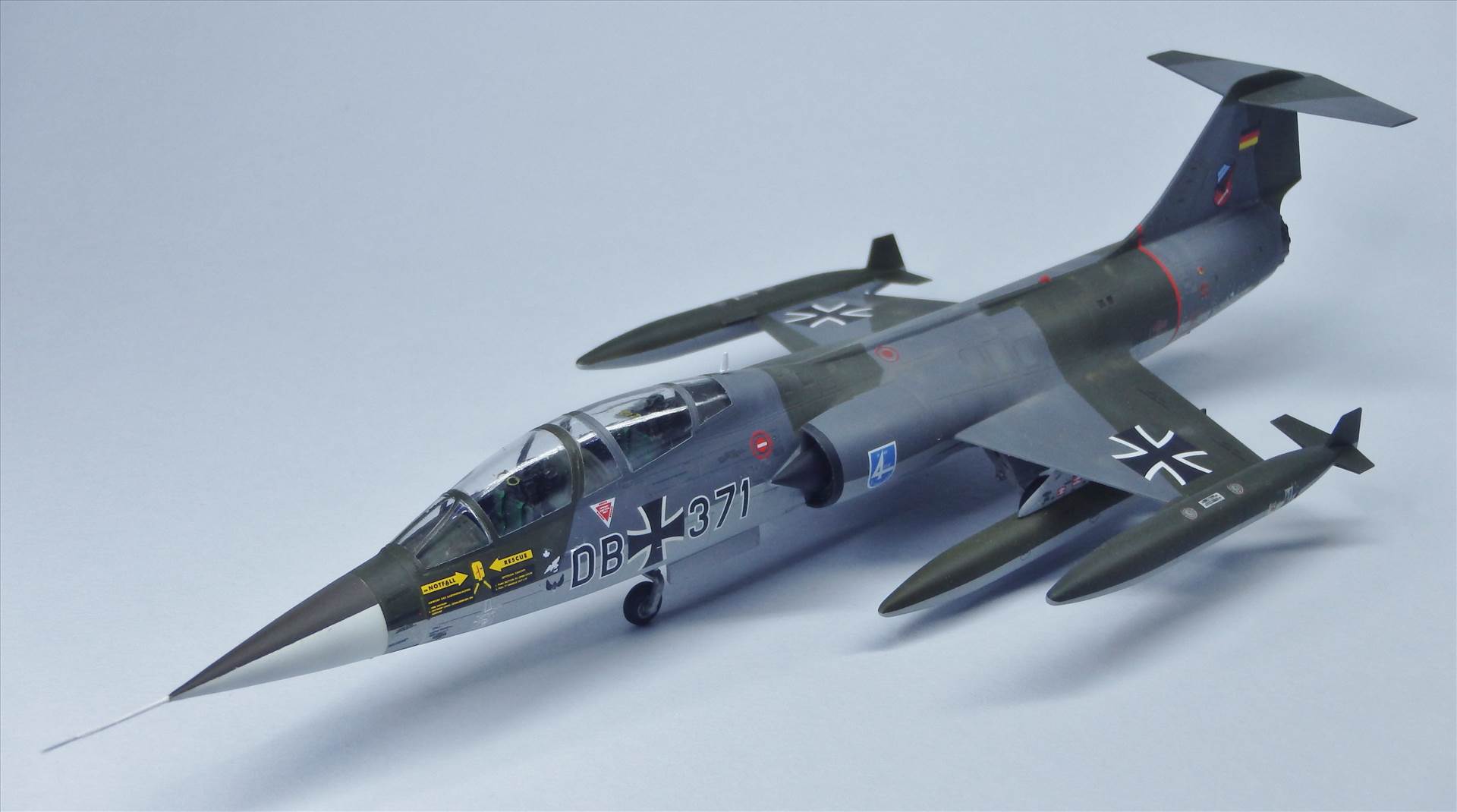 F-104 03.JPG  by warby22