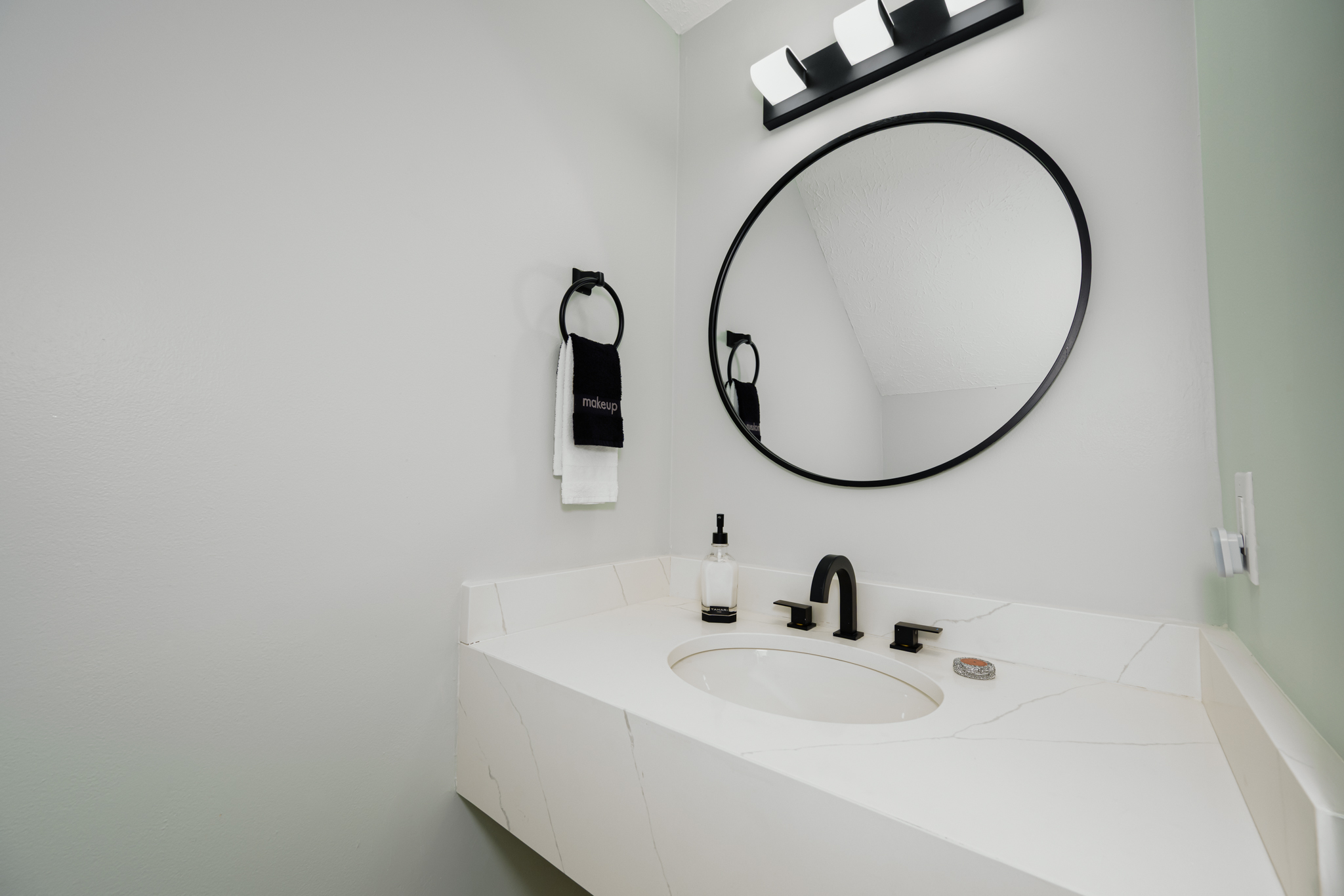 7433 beach drive 18.jpg  by Terry Kelly Photography