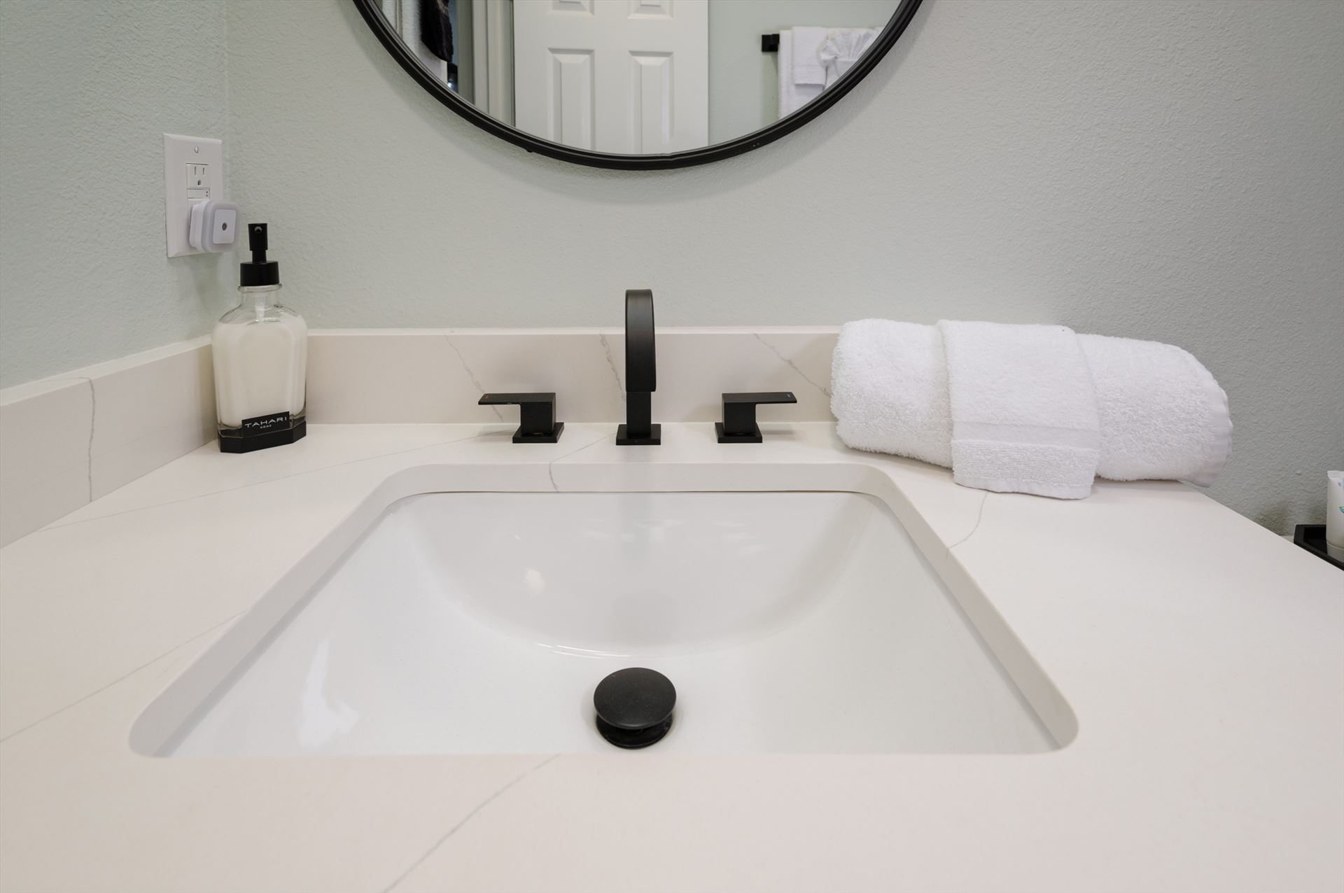 7433 beach drive 29.jpg  by Terry Kelly Photography