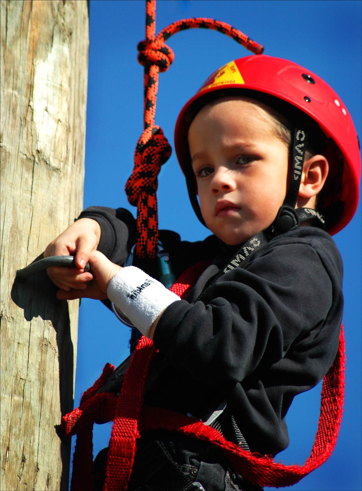 20040404-1-Climbing a ropes course-2.jpg  by WPC-76