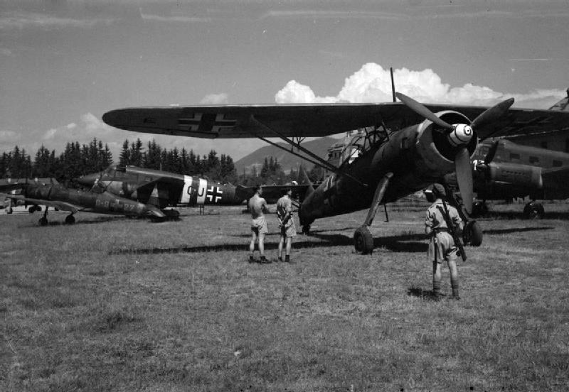 German_utility_aircraft_in_Austria_1945.jpg  by Roman Schilhart
