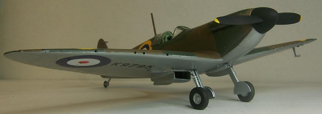 Airfix Spitfire I 5.JPG  by Alex Gordon