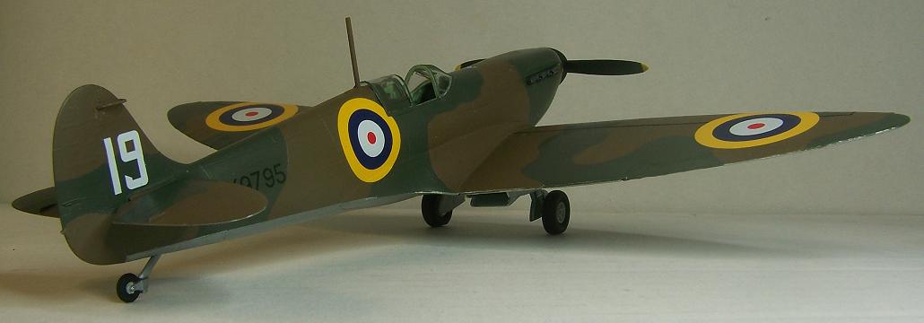 Airfix Spitfire I 8.JPG  by Alex Gordon