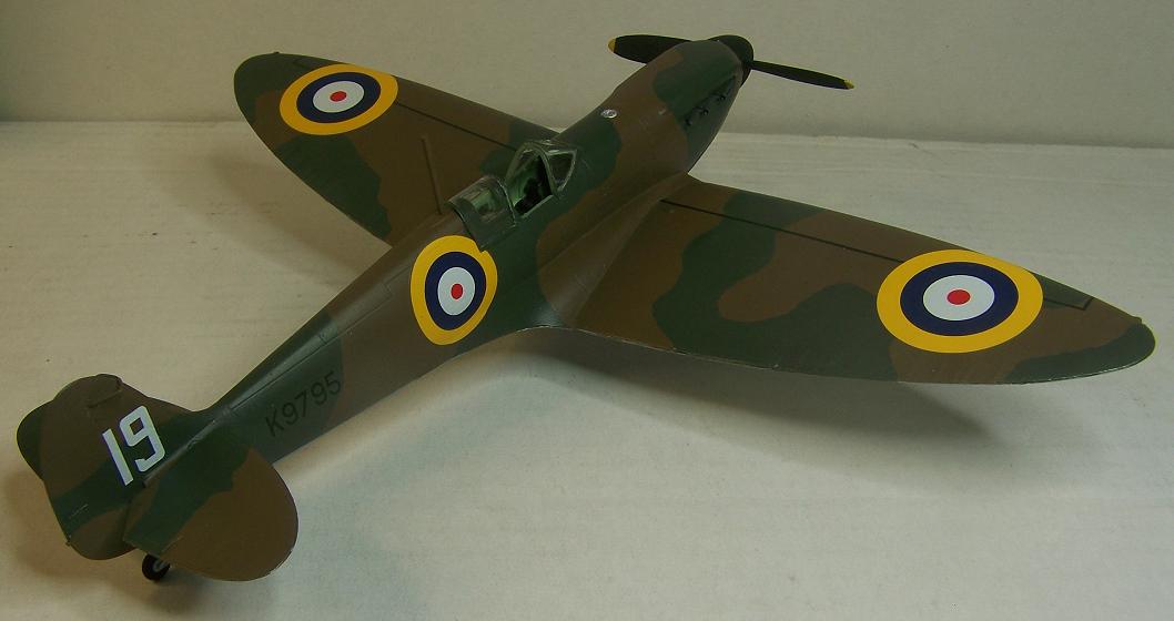 Airfix Spitfire I 4.JPG  by Alex Gordon