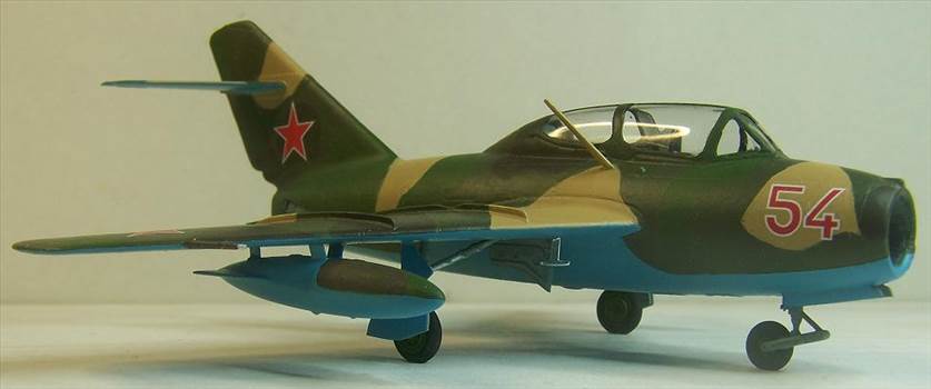 Hobbyboss MiG 15 UTI 5.JPG - 