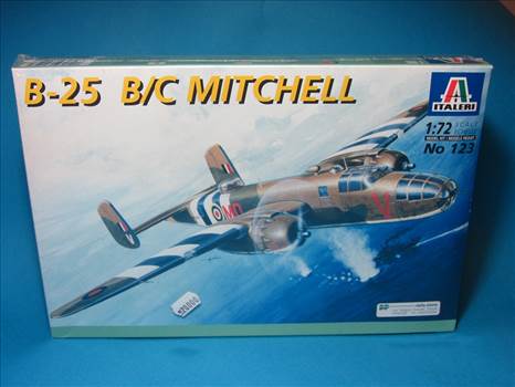 Italeri B-25B_C Mitchell.JPG by Dermot