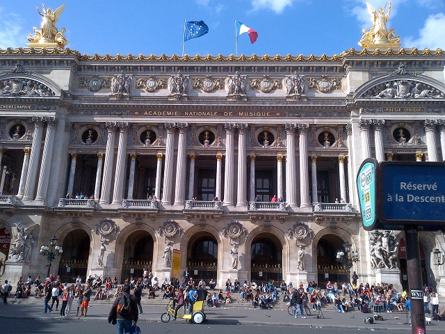 Palais Garnier  by Gregvert
