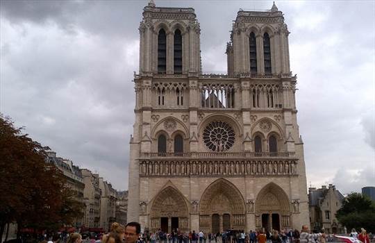 Notre Dame by Gregvert