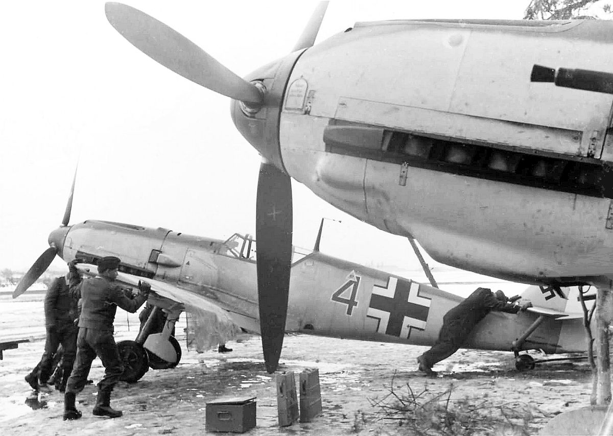Bf-109E3-1940_zps8215f9a4.jpg~original.jpeg  by modeldad