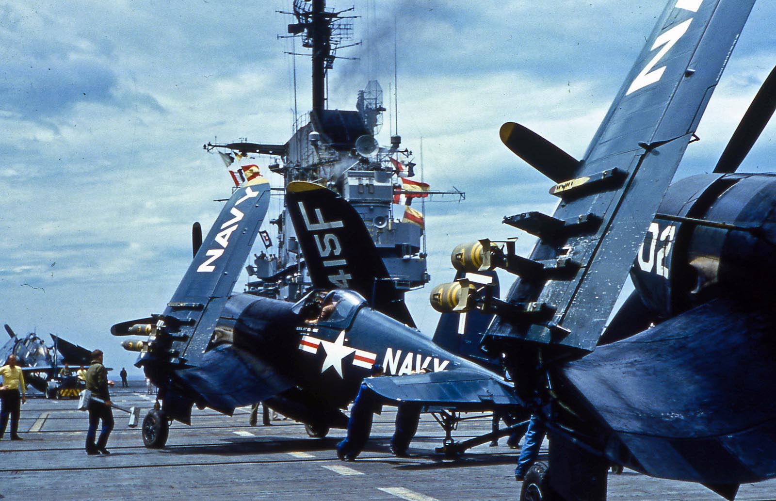USS_Champlain_1953x.jpg  by modeldad