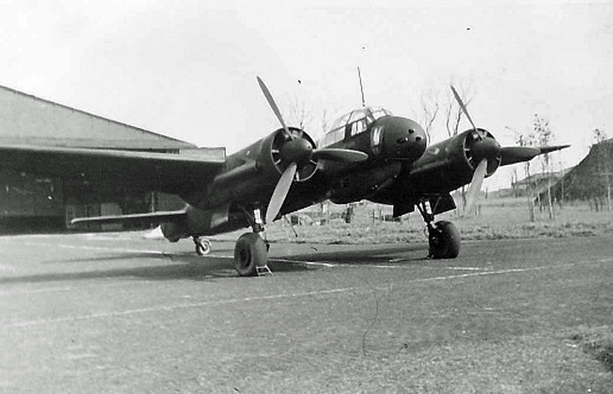 C-2 R4+BL a.jpg  by modeldad