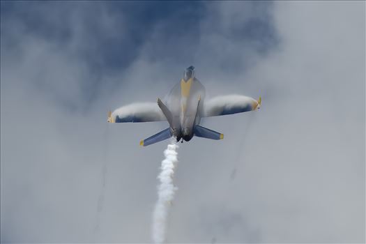 Vaping, US Navy Blue Angels Style by Buckmaster