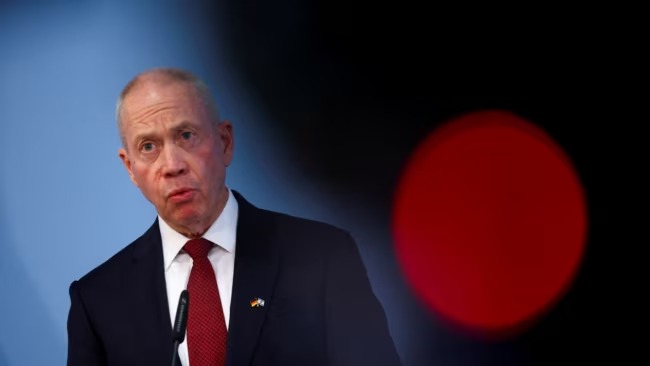 973a8ef1-c05c-4000-a930-4951e55ebcb8_w650_r1_1_11zon.jpg یکشنبه ۱۵ مهر ۱۴۰۳ ایران ۱۸:۳۸
هشدار وزیر دفاع اسرائیل به حکومت ایران: ممکن است دچار سرنوشت غزه و بیروت شوید by mohsen dehbashi