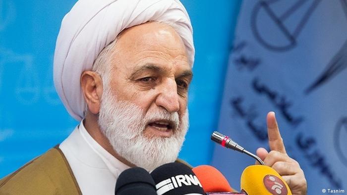 41754857_303.jpg حضرت آیت الله خامنه ای، رهبر جمهوری اسلامی ایران، روز پنجشنبه ۱۰ تیر،  طی حکمی غلامحسین محسنی اژه‌ای را به ریاست قوه قضائیه منصوب کردن. او جانشین ابراهیم رئیسی می‌شود. رئیسی در انتخابات بحث‌انگیز اخیر ریاست جمهوری به عنوان جانشین حسن روحانی برگزیده شد. by mohsen dehbashi