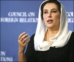 154948_365.jpg بی نظیر بوتو از سال 1988 تا 1990 و از سال 1993 تا 1996 دو بار به عنوان نخست وزیر پاکستان خدمت کرده کرده است. او اولین زنی بود که به رهبری یک کشور مسلمان رسید.وی علاوه بر مواجهه با اتهام فساد، زمانی که پاکستان به دست دیکتاتورهای نظامی بود هشت سال از زندگی by mohsen dehbashi