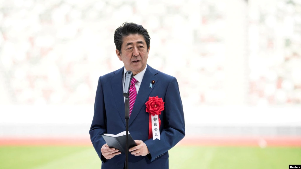 2022-07-10_004026.png یکشنبه ۱۹ تیر ۱۴۰۱ تهران ۰۰:۳۷ 
شینزو آبه، از بقا در قدرت تا ناکامی در تهران 
شینزو آبه نخست‌وزیر سابق و معروف ژاپن در اثر یک سوءقصد کشته شد. کارنامه داخلی او در دو سه زمینه بحث‌انگیز بوده‌ است. تلاش او برای میانجی‌گری میان آمریکا و ایران در دوران ترامپ by mohsen dehbashi