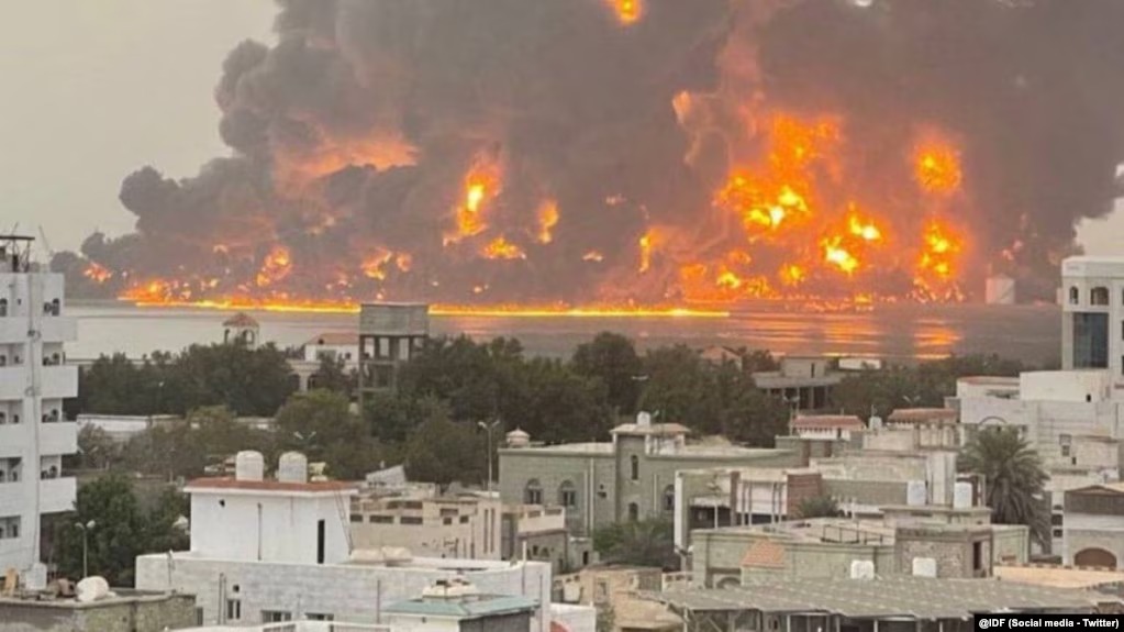 01000000-0aff-0242-d58e-08dca8ec9679_w1023_r1_s_1_11zon.jpg یکشنبه ۳۱ تیر ۱۴۰۳ ایران ۰۹:۳۲ 
حمله کوبنده اسرائیل به بندر حدیده؛ نتانیاهو: حوثی‌ها از آن برای وارد کردن تسلیحات ایرانی استفاده می‌کنند by mohsen dehbashi