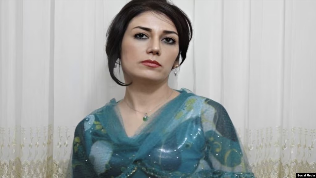 01000000-0aff-0242-ff50-08dcaba79be1_cx8_cy0_cw91_w1023_r1_s_1_11zon.jpg یکشنبه ۷ مرداد ۱۴۰۳ تهران ۱۴:۴۸ 
تحصن زندانیان زن در اوین در اعتراض به حکم اعدام پخشان عزیزی by mohsen dehbashi