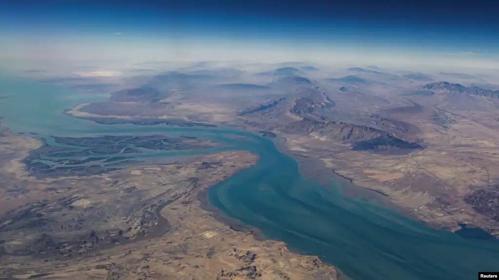 a69ccf20-544b-4de8-a5ce-7b02b874e6a4_cx0_cy8_cw0_w1023_r1_s_1_11zon.jpg چهارشنبه ۱۱ تیر ۱۴۰۴ تهران ۱۳:۴۱ 
رویترز: ایران برای بستن تنگه هرمز آماده شده بود؛ تاکید اروپا بر مذاکرات هسته‌ای by mohsen dehbashi