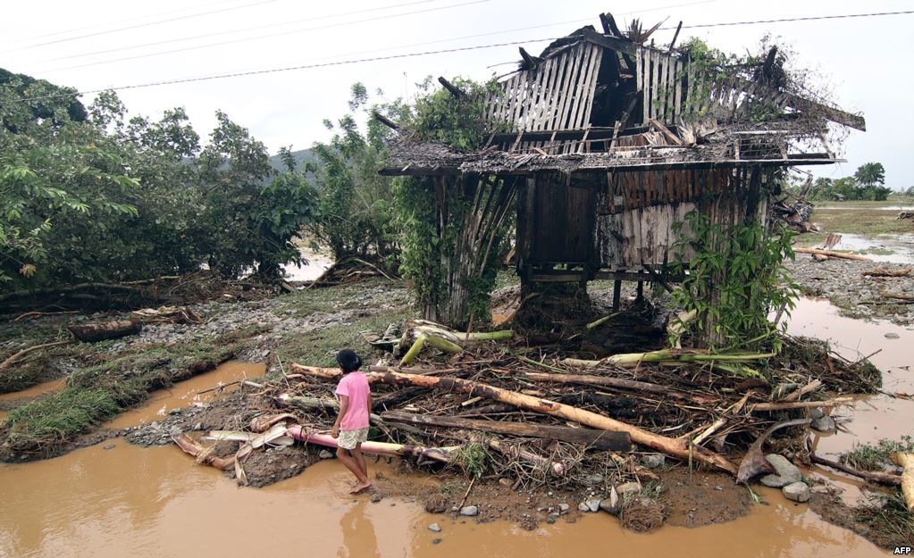 03ECF615-5508-4D34-9CF1-4D8FE851088E_w1023_s.jpg خانه ویران شده بر اثر باران های سیل آسا در فیلیپین by mohsen dehbashi