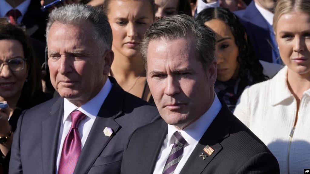 cb4a21f5-59bc-4bb9-ab8e-a8f459741d83_w1023_r1_s_1_11zon.jpg یکشنبه ۲۸ بهمن ۱۴۰۳ ایران ۱۰:۰۵ 
مقام‌های ارشد آمریکا در راه مذاکره با روسیه برای پایان جنگ اوکراین by mohsen dehbashi