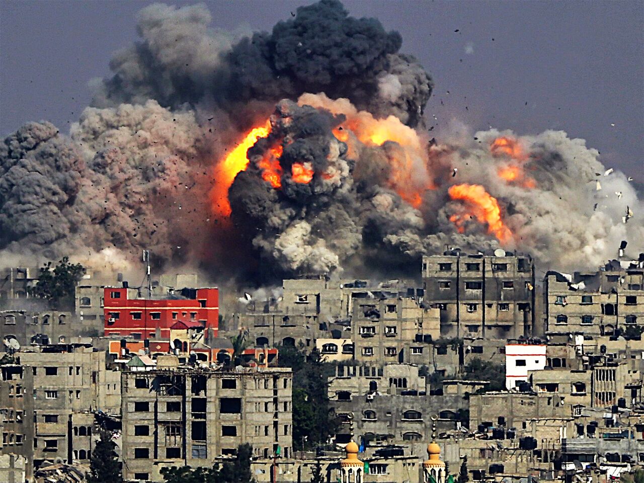 169374379.jpg موج حملات جنگنده‌های اسرائیلی به غزه؛ ساختمان‌هایی که متلاشی می‌شوند by mohsen dehbashi