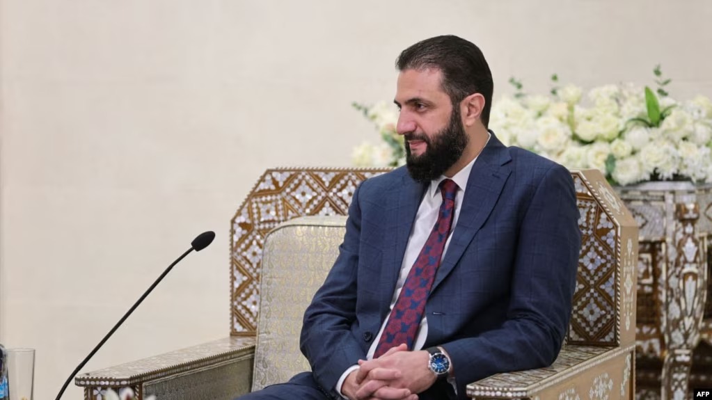 2990c5ba-3a38-40d3-85fc-b0f844437624_cx0_cy0_cw99_w1023_r1_s_1_11zon.jpg شنبه ۲۲ شهریور ۱۴۰۴ تهران ۲۱:۰۲ 
احمد الشرع می‌گوید هیچ شکاف دائمی بین سوریه و ایران وجود ندارد by mohsen dehbashi